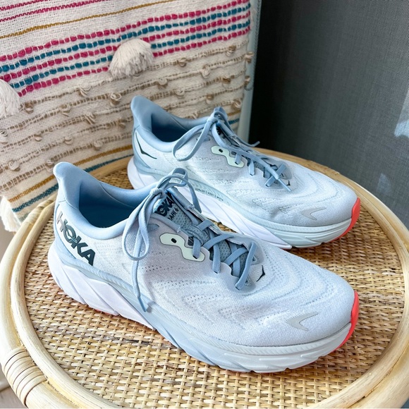 Hoka One One Shoes - Hoka Arahi 6 Plein Air Blue Fog Road-Running Sneakers Women’s Size 10
